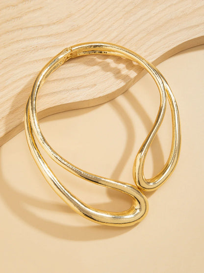 Exaggerated Geometric Hollow Choker