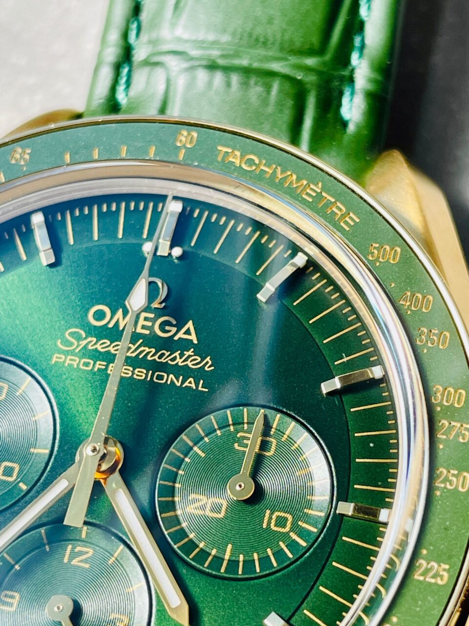 Speedmaster Moonwatch in Moonshine Gold YG RMF Best Edition Green Dial on Green Leather Strap Manual Chrono