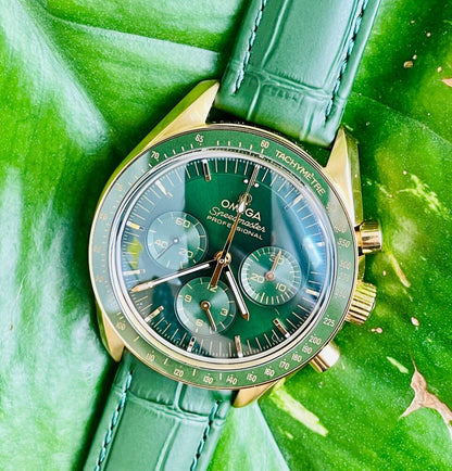 Speedmaster Moonwatch in Moonshine Gold YG RMF Best Edition Green Dial on Green Leather Strap Manual Chrono