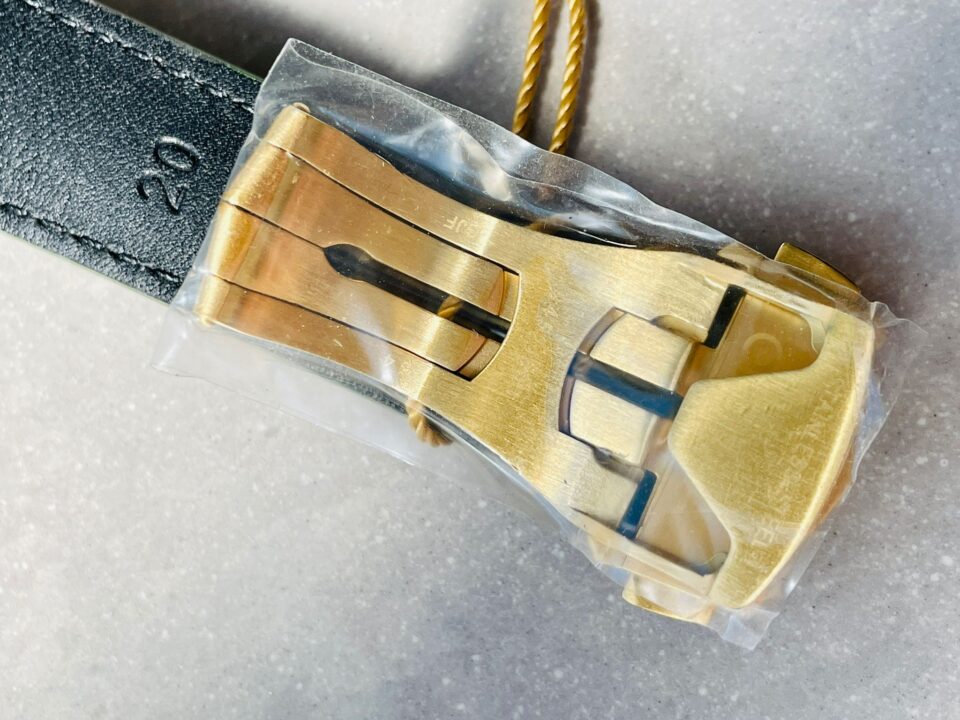 Speedmaster Moonwatch in Moonshine Gold YG RMF Best Edition Green Dial on Green Leather Strap Manual Chrono